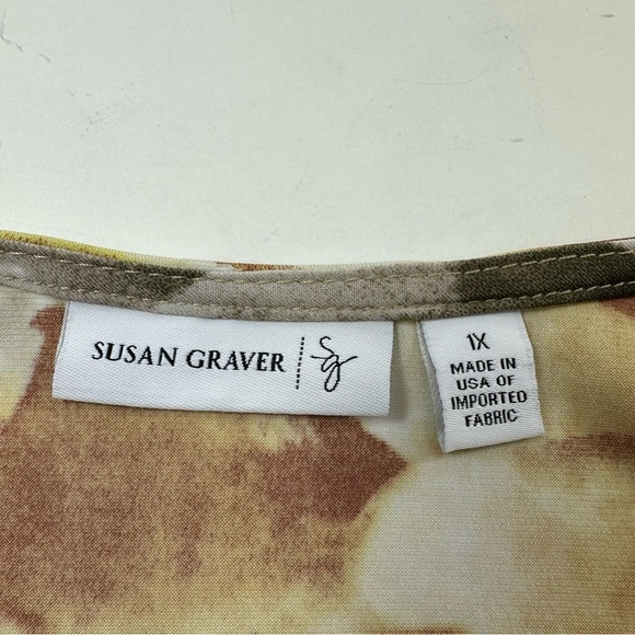 Susan Graver Floral Print Women's Top - Picture 3 of 8